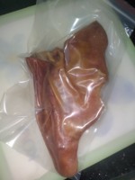 2025 Empaquetado personalizado Orejas de cerdo secas Tratar carne nutritiva para cachorros y gatitos Comida saludable para mascotas de Vietnam