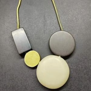 Super Bois Résine À La Mode Top Design Long Gland Collier Bohême À La Main En Bois Résine Pendentif Collier - Product Image 1