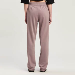 Pantalon de survêtement évasé personnalisé pour femmes Fabricant d'usine OEM Vêtements de sport de mode Commandes en gros avec impression ou broderie de logo - Product Image 4