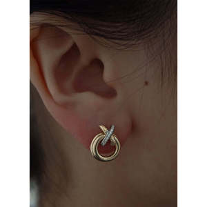 Pendientes de Diamantes Vintage en Dos Tonos, Blanco y Oro Rosa, 14K y 18K, Diseño Geométrico de Aro con Corte de Pera - Product Image 2