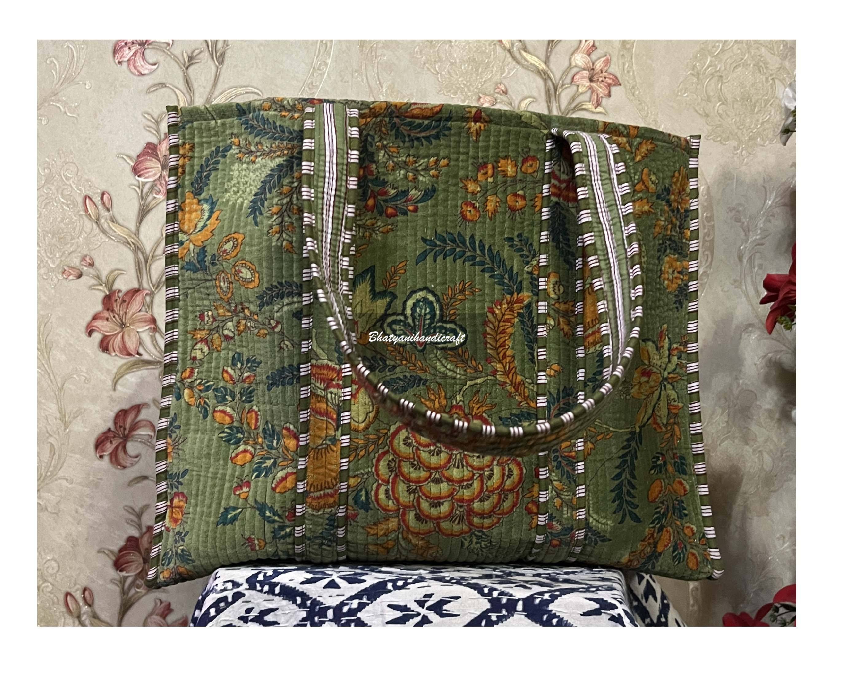 สีดำสีกากี