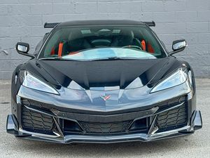 Corvette Z06 Cabriolet 3LZ 2025, environ 4 300 milles, moteur V8 LT6 de 670 ch, packs carbone pour l'aérodynamique et l'habitacle, intérieur Habanero - Product Image 4