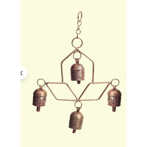 Campanas de cobre hechas a mano decorativas 4 campanas estilo indio colgante de pared hermoso accesorio de decoración del hogar - Product Image 1