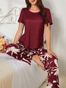 ชุดเสื้อคอกลมแขนสั้นและกางเกงขายาวของผู้หญิงชุดนอนใส่สบายขนาดใหญ่พิเศษ - Product Image 2