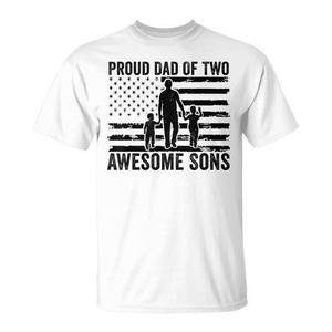 เสื้อยืดคู่สำหรับพ่อและลูกชายสองคน ดีไซน์เท่ๆ สำหรับครอบครัว สนุกสนานและออกนอกบ้าน - Product Image 2