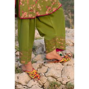 BM-52039 Ensemble 3 pièces non cousu en mousseline imprimée avec dupatta en mousseline brodée, respirant et translucide pour événements diurnes XS 6XL - Product Image 1