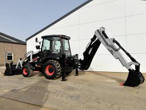 Chargeuse-pelleteuse télescopique d'occasion HexL 420x 4x4 avec moteur Yanmar, pompe hydraulique KYB, 102 CV, boîte de vitesses haute efficacité - Product Image 2