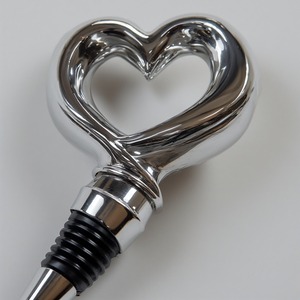 Bouchon de bouteille de vin personnalisé en métal durable pour la conservation du vin conçu comme un affichage artistique avec couleur et logo personnalisables - Product Image 4