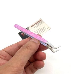 Pince à épiler volumétrique à 65 degrés, motif léopard, impression de logo personnalisée, acier inoxydable, pointe en fibre, service OEM disponible - Product Image 3