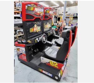 Simulateur de course VR de qualité supérieure, 32 pouces LCD, 2 postes de jeu connectés, pour parcs d'aventure intérieurs/extérieurs - Product Image 3