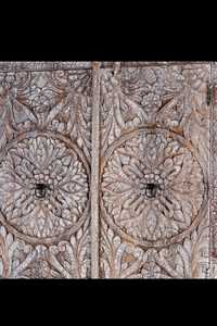 Armoire en bois autoportante moderne avec design traditionnel élégant charnières solides amplement d'espace pour le rangement des vêtements décoration de la chambre à coucher - Product Image 2