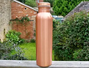 Botellas de agua de cobre puro 100% para beber directamente, estilo minimalista, con logotipo personalizado de calidad superior, listas para exportar, para Yoga, 100% - Product Image 6