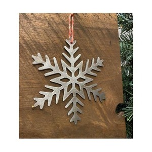 Colgante de copo de nieve dorado moderno hecho de material de metal colgante para la decoración de Navidad más vendida colgante - Product Image 3