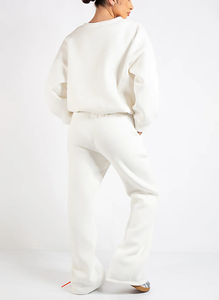 Conjunto personalizado de talla grande con hombros caídos para mujer, Conjunto de jogging personalizado con logotipo impreso en 3D, Conjunto de sudadera cómoda de 2 uds para mujer - Product Image 4