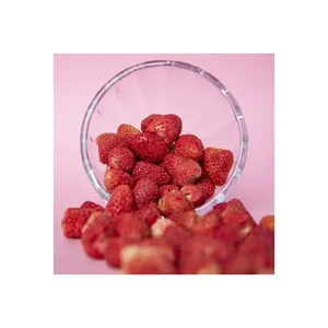 Schlussverkauf günstig hohe Qualität IQF Erdbeere Großhandel gefriert getrocknete Erdbeere ganze FD gefrorene Erdbeere gefrorene weiche Süßigkeiten frisch