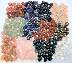 Ensemble de pierres runiques en obsidienne noire Belle rune en cristal Futhark avec ensemble de pierres précieuses gravées - Product Image 4