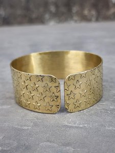 Brazalete ancho de diseñador floral de latón puro 100% hecho a mano, brazalete ajustable, Regalo para mamá - Product Image 2