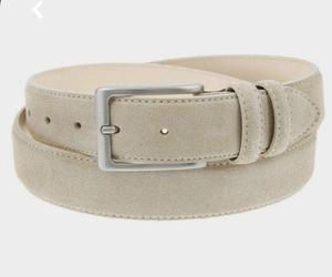 Épingle en cuir suédé blanc de qualité supérieure de conception personnalisée de Divine International pour la ceinture à boucle Style décontracté Matériau en peau de vache - Product Image 2