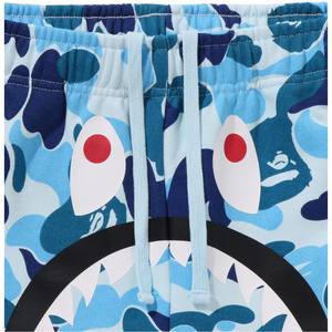 Shorts graphiques camouflage bleu personnalisés avec taille élastique, tendance estivale, imprimé requin, shorts camouflage visage de requin pour hommes, style streetwear - Product Image 6