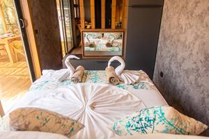 Casa Rodante Tiny Van Prestige 9.70 de Estructura de Acero Completamente Amueblada, Diseño Contemporáneo, Cabina Móvil con Ruedas para Uso en Exteriores - Product Image 4