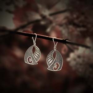 Pendientes de tuerca de plata Ruchee de alta calidad más vendidos, accesorio de moda de alta calidad con brillo brillante directo del proveedor de la India - Product Image 1