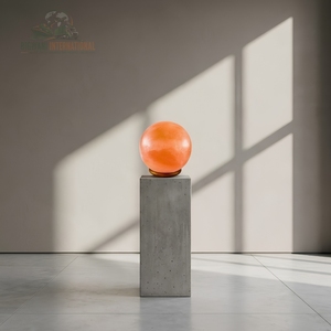 Lampe en sel rose de l'Himalaya de qualité supérieure, sphère en cristal de sel naturel et base en bois massif pour bureau et salon - Product Image 2