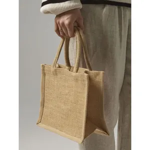 Sac fourre-tout en jute naturel amidonné, promotionnel et durable - Product Image 2