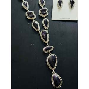 Conjunto de Collar Lariat de Sugilita de Alta Calidad y Plata de Ley de Darrin Livingston, Joyería Fina - Product Image 3