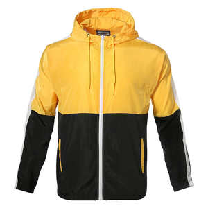 Chaqueta cortavientos con capucha y ajuste cómodo para hombre, diseño compacto para senderismo fácil de llevar, ropa informal, logotipo frontal de tela transpirable - Product Image 2