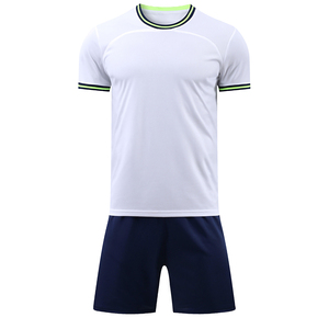 Conjunto de ropa deportiva de dos piezas para hombre Jersey de manga corta y pantalones cortos para entrenamiento - Product Image 1