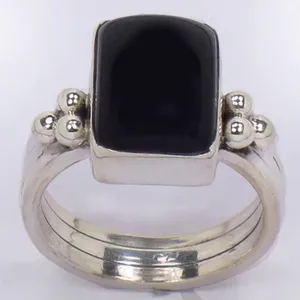 Bague en argent 925 avec onyx, sertissage géométrique, style minimaliste, unisexe, à porter au quotidien, cadeau, bagues en pierres précieuses du Rajasthan - Product Image 2