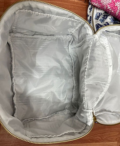 VersaStyle Multi-Purpose <b>Vanity</b> <b>Bag</b> With Durable Zipper for Perfect for Cosmetic Use and Fashion-Forward Organizer - Product Image 3