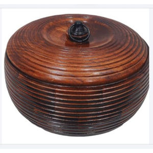 Casserole en bois dernier modèle faite à la main pour chapatis et tortillas, ustensiles de cuisine polyvalents au design personnalisé en vente - Product Image 2