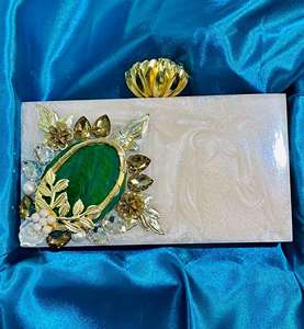 Pochette de type personnalisé en résine artisanale indienne pour femme - Product Image 6