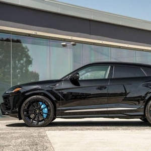 Urus 2024 de Lujo, Seminuevo, Cuero Oscuro, Turbo, Tracción en las Cuatro Ruedas, Volante a la Izquierda, Techo Panorámico, 5 Asientos, Automático, 8 Velocidades, Motor de 4.5L - Product Image 1