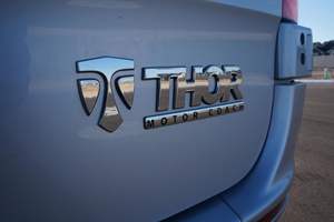 Conversión de Camper 2022 Sprinter 2500 Thor Sanctuary 4x4, Motor Turbodiésel V6, Tracción en las 4 Ruedas - Product Image 4