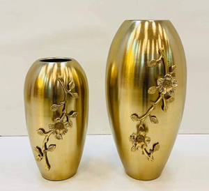 Mesa de metal decorar floreros maceta para oficina en casa y hotel jarrón de la mejor calidad con color dorado para venta al por mayor. - Product Image 1