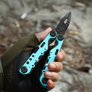 Pince <span class=keywords><strong>multifonction</strong></span> 13-en-1 en acier inoxydable avec étui en nylon, <span class=keywords><strong>outil</strong></span> EDC professionnel pour la survie, le camping, la chasse et la randonnée - Product Image 3