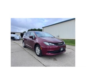 Chrysler Voyager LX FWD 2023 Usado en Buen Estado - Product Image 1