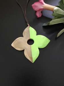 Meilleure vente collier pendentif en corne de buffle écologique étanche à la main Style animal bijoux pour femmes en vrac - Product Image 3