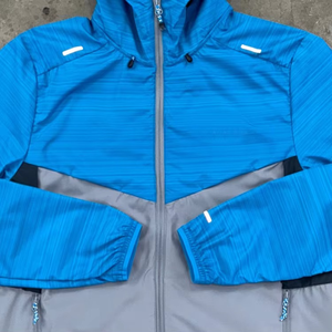 Ensemble survêtement deux pièces en nylon léger avec fermeture éclair personnalisée, veste de survêtement à capuche pour homme et short - Product Image 3