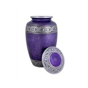 Alta demanda con precio razonable Urnas al por mayor hechas a mano Accesorios funerarios Cremación de urna de metal con calidad de exportación - Product Image 3