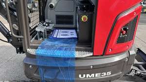 Excavatrice UME35 26 ch avec moteur Kubota, poids opérationnel de 3,9 t, à queue zéro, 6 accessoires offerts - Product Image 6