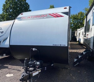 NEAT 2021 F-o-r-e-s-t R-i-v-e-r RV Wildwood F-S-X 177BHX prêt à être vendu - Product Image 1