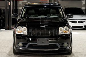 Jeep Grand Cherokee SRT8 Plus 2006 en excellent état, sans accident, conduite à gauche/droite - Product Image 1
