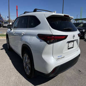 Toyota Highlander 2023 en Perfectas Condiciones - Product Image 2