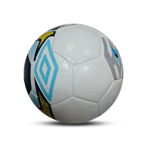 Ballon de football d'entraînement pour hommes avec logo personnalisé Omika Sports en cuir de qualité supérieure avec technologie de collage thermique - Product Image 3