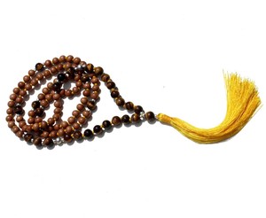 Collar de cuentas de madera de sándalo pulido con ojo de tigre, estilo bohemio indio, hecho a mano, con 108 nudos - Product Image 6