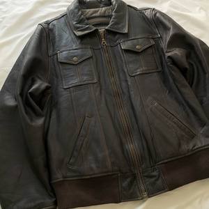 2024 veste en cuir véritable 100% pour hommes sur mesure saison d'hiver remorquage poche avant Style direct du fabricant - Product Image 2