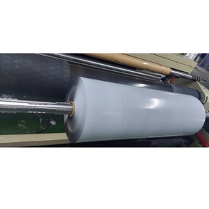 Emballage en plastique extensible blanc-noir souple étanche à l'humidité Film rétractable PE sans extrusion d'impression de protection - Product Image 2